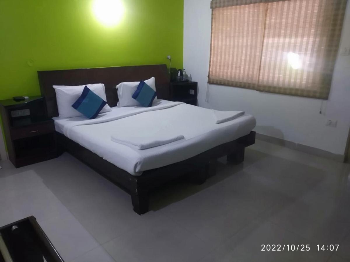The Green Path Eco Hotel Bangalore Exterior photo